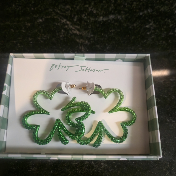 Betsey Johnson Glittery Green Shamrock Earrings - Picture 3 of 3
